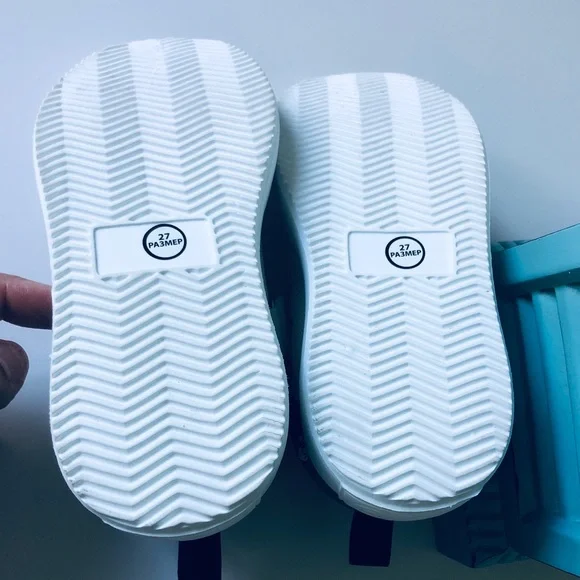 NWT Kids White and Pink Sneakers. Size 27 - Picture 3 of 7